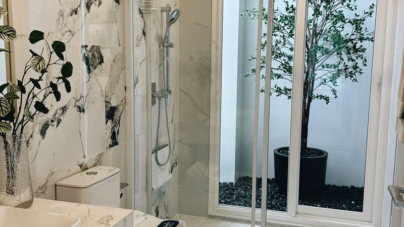 光伏支架U型钢：揭秘批发价格背后的关键因素